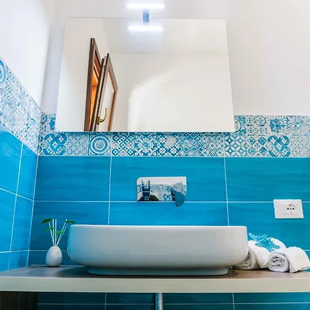 Le Tartarughe Oda ve Kahvaltı 4*